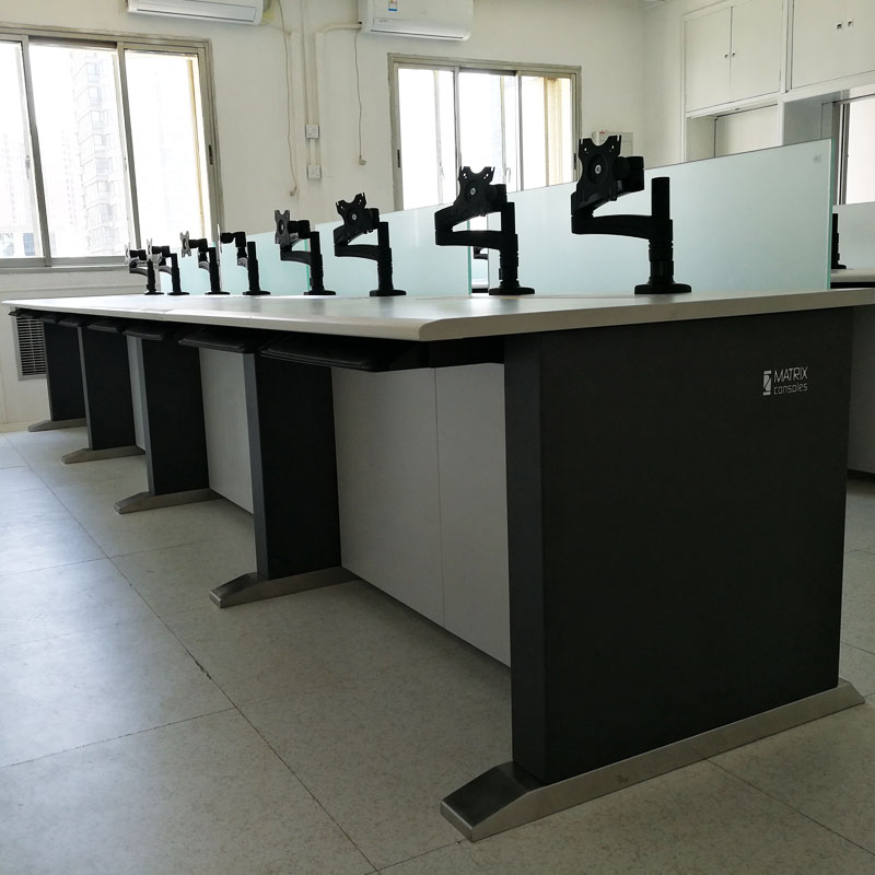 中控室電腦監(jiān)控臺