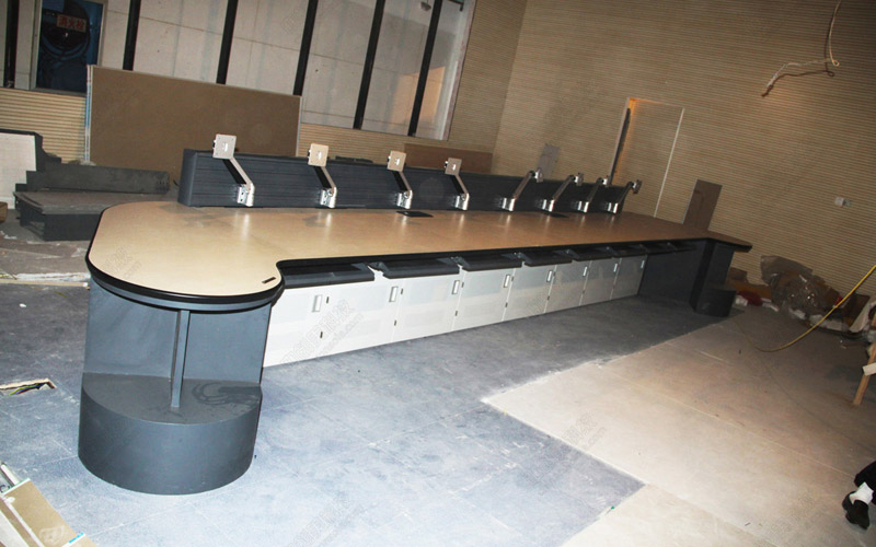 湖南衛(wèi)視電視臺機房運維操作臺圖片