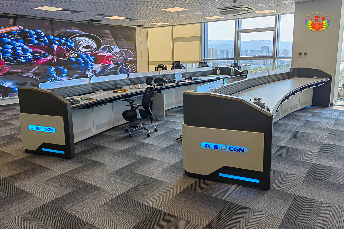 智慧城市指揮中心監(jiān)控操作臺圖片